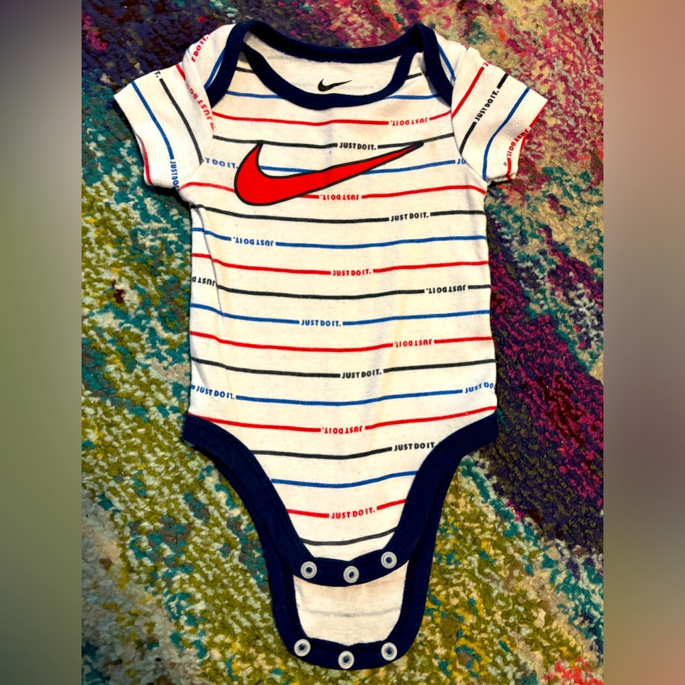 ⭐️5/25 Nike Bodysuit